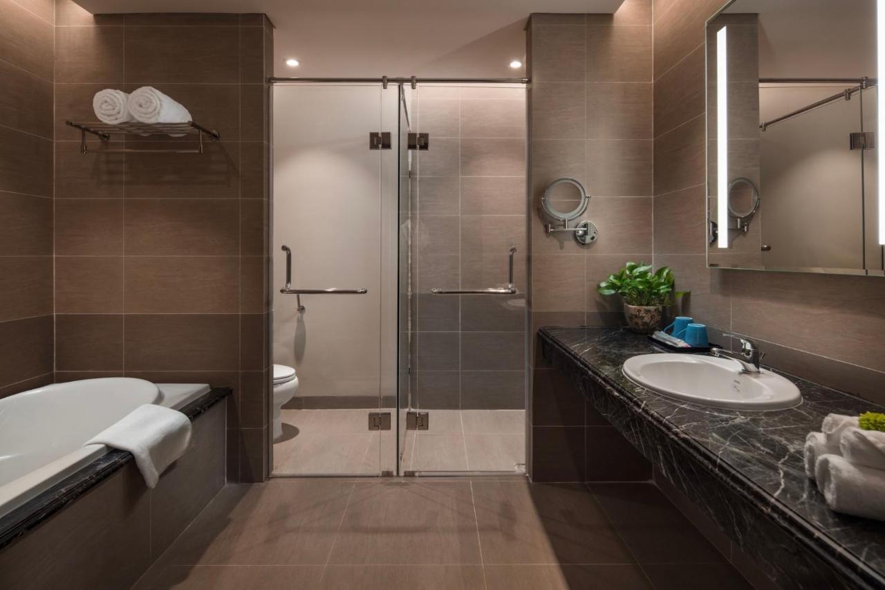 Luxury Beach Condo 5-Star, Rooftop Pool Дананг Экстерьер фото